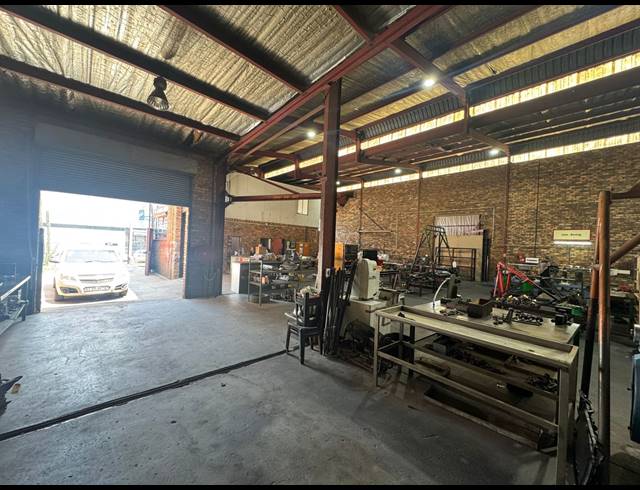 800M² WAREHOUSE TO LET IN PRETORIA WEST